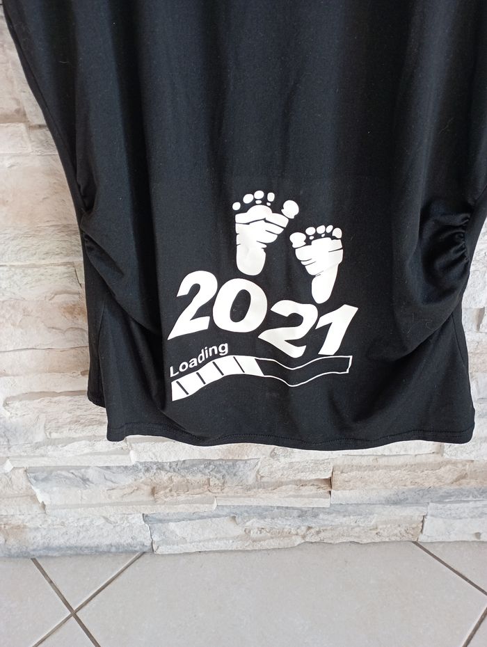 T-shirt de grossesse taille L en très bon état - photo numéro 2