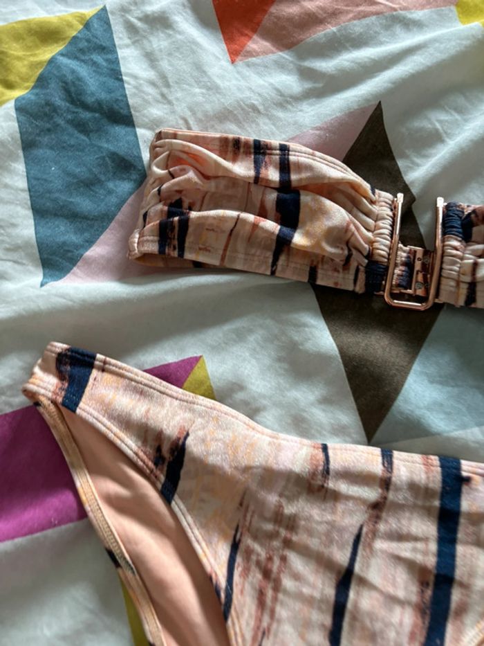 Maillot de bain 2 pièces à motifs rose pale et violet - photo numéro 2