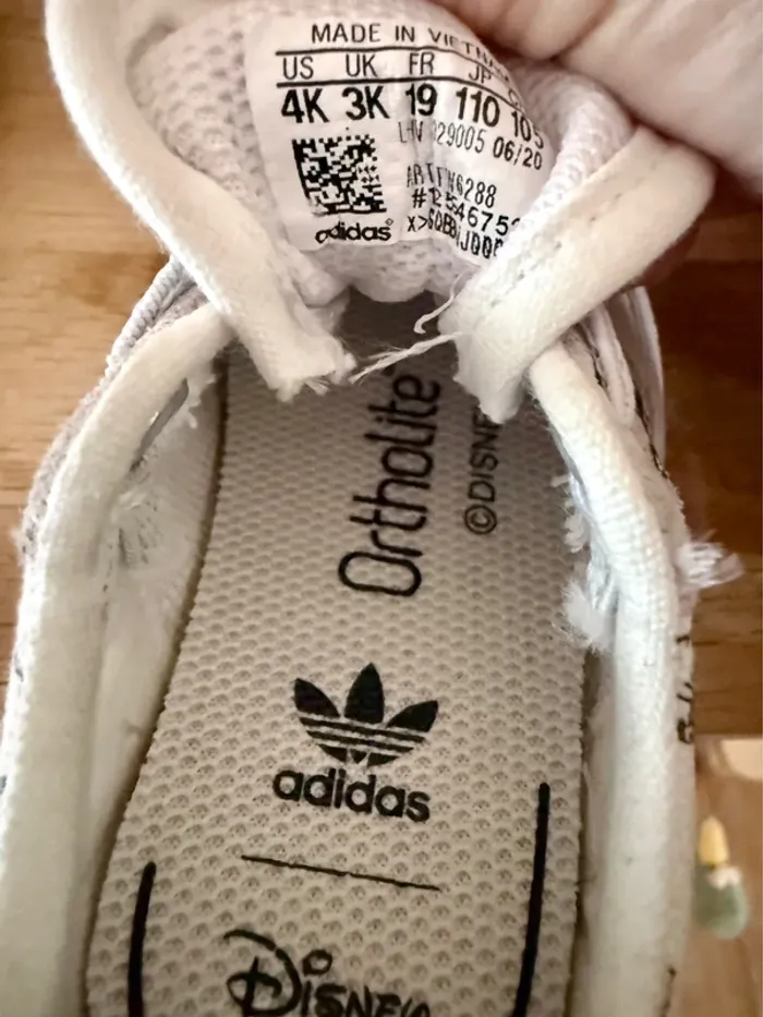 Chaussure Disney adidas bébé - photo numéro 6