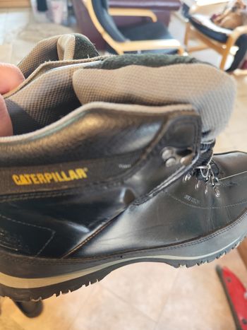 Chaussures montantes caterpillar noir taille 44 très peu porté 