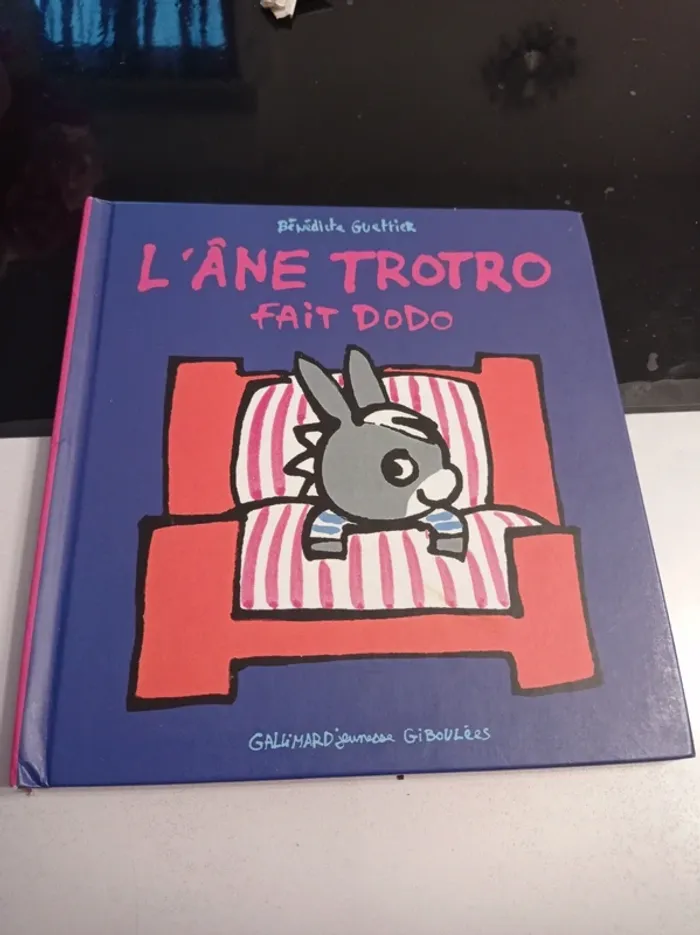 Livre l'âne Trotro fait dodo
