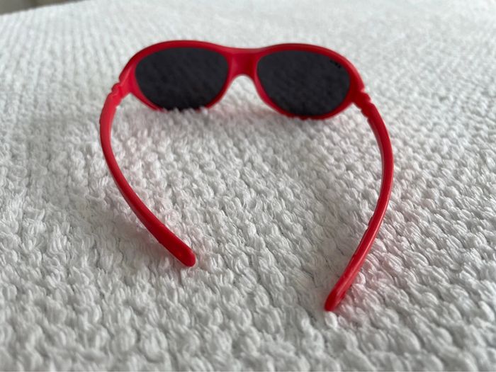 Lunettes de soleil bébé fille rose corail - photo numéro 3