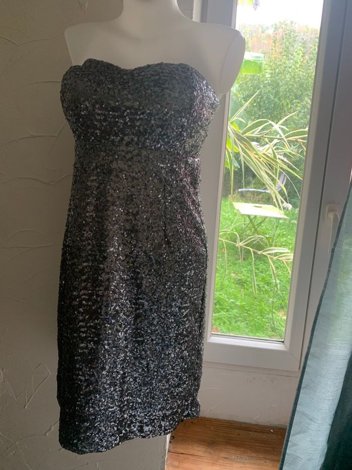 Robe Pink boom taille M grise à sequin tres bon état - photo numéro 2