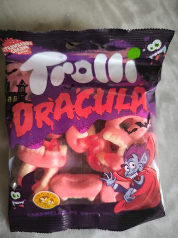 1 sachet de 100g de dents Dracula