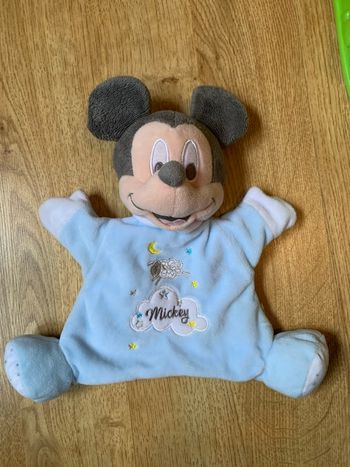 Doudou marionnette Mickey