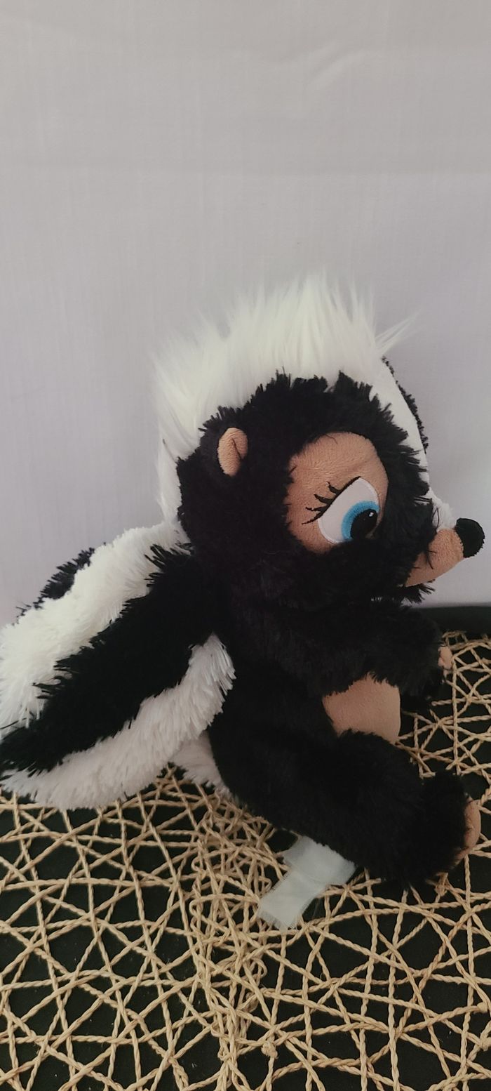 Peluche Disney Store Bambi Fleur La Mouffette - photo numéro 3