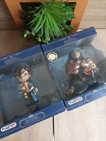 Lot 2 figurines Norbert Dragonneau et pile de niffleurs les animaux fantastiques 