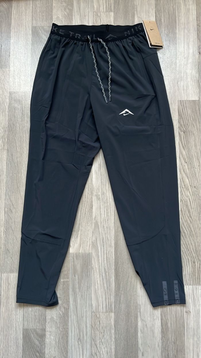 Bas nike trail authentique neuf avec étiquette