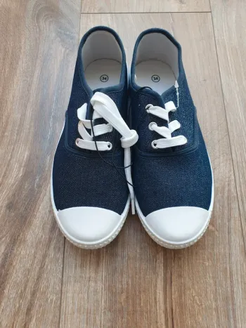 Baskets taille 34