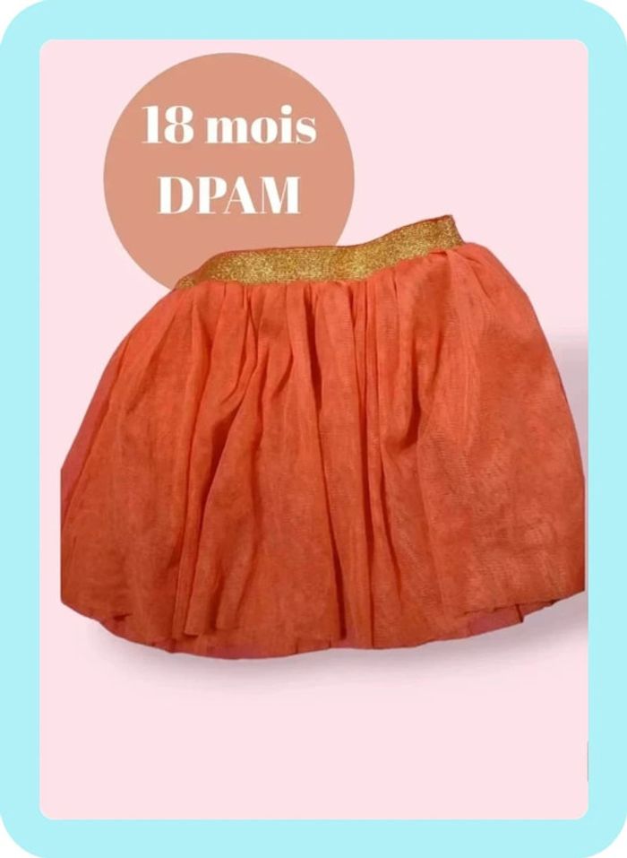 Jupe taille 18 mois en très bon état marque DPAM