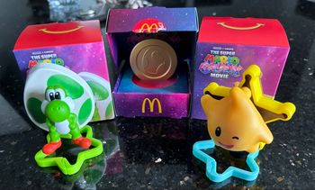 Figurine Mario Galaxy McDonald’s dinosaure étole et pièce œuf 