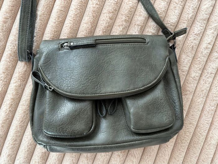 Petit sac à main classe élégant similicuir gris anthracite avec poches extérieures et intérieures - photo numéro 2