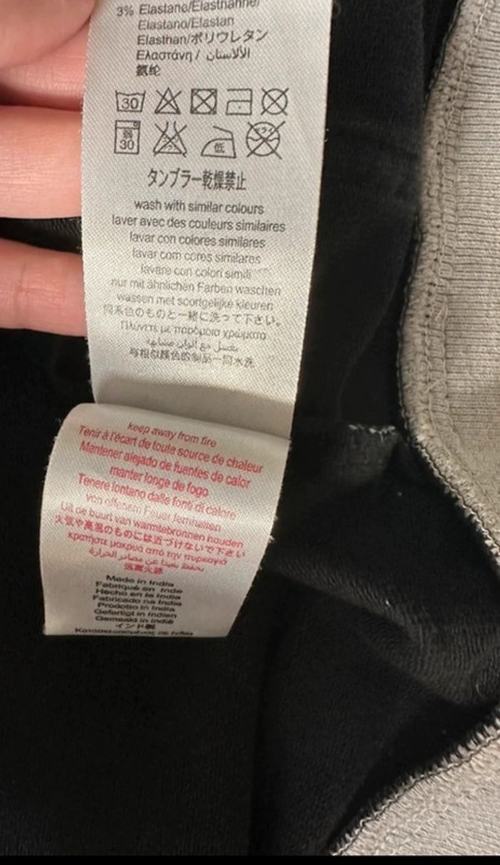 Veste Hugo Boss à capuche 4/5 ans - photo numéro 6