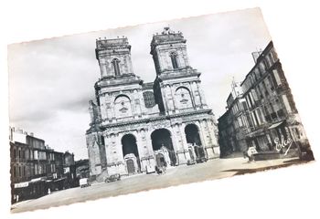 Carte postale ancienne Auch (Gers) Façade de la Cathédrale