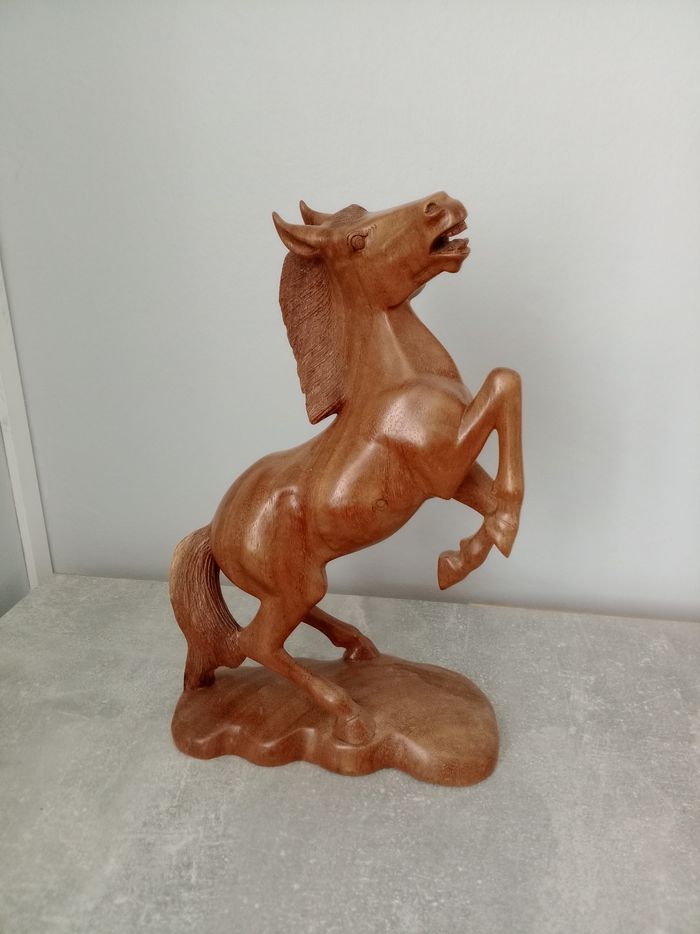 Sculpture cheval en bois