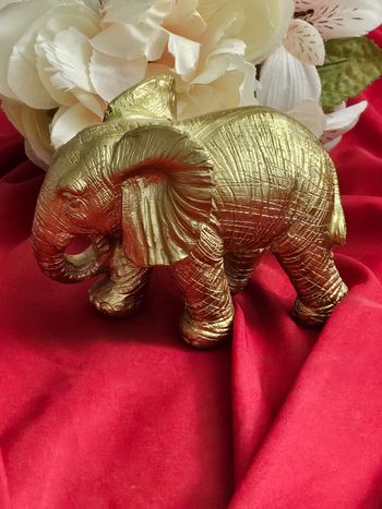 Statuette éléphant doré
