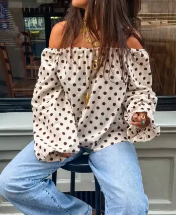 Haut à pois épaules dénudés style minre 