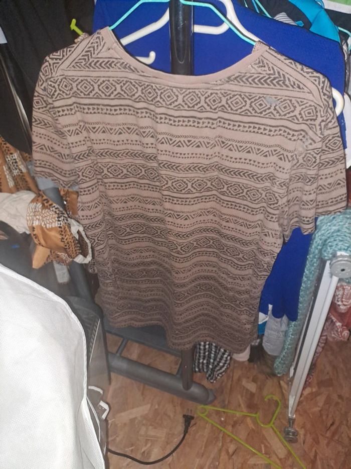 Tshirt marron - photo numéro 2