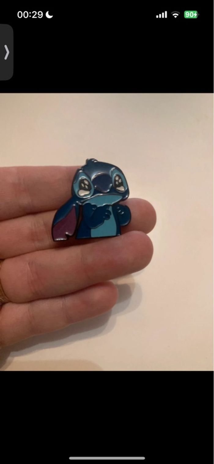 Pin’s / Broche NEUF représentant Stitch couleur bleu - photo numéro 3