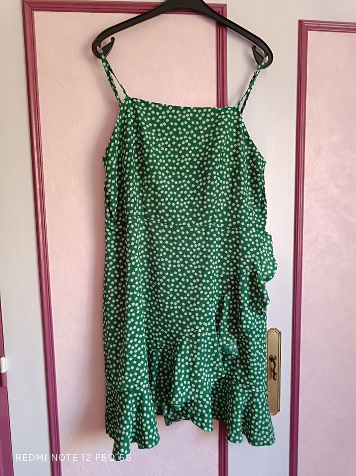 Robe verte à bretelles T.XL (42) J.Riu