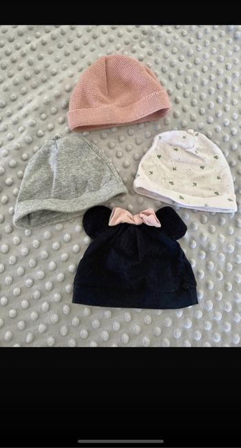 Lot 4 bonnets naissance