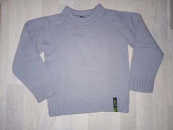Pull gris manches raglan La Rue 
T. 8 ans