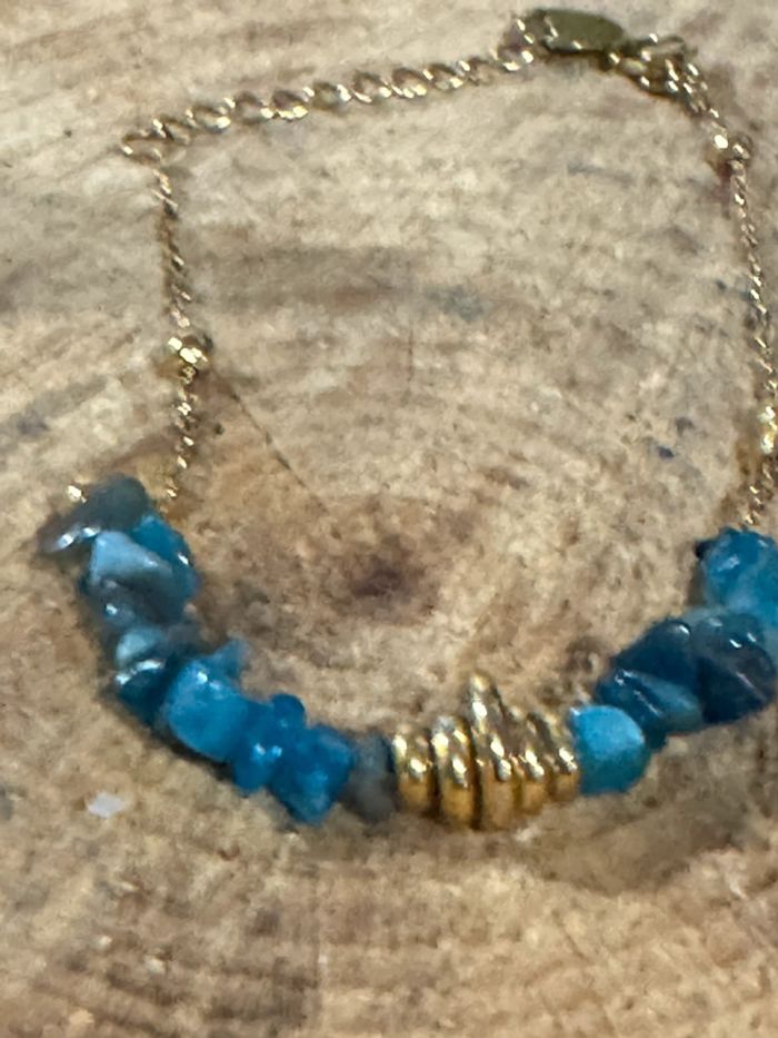 Bracelet réglable grigri acier inoxydable or pierres tons de bleu - photo numéro 7