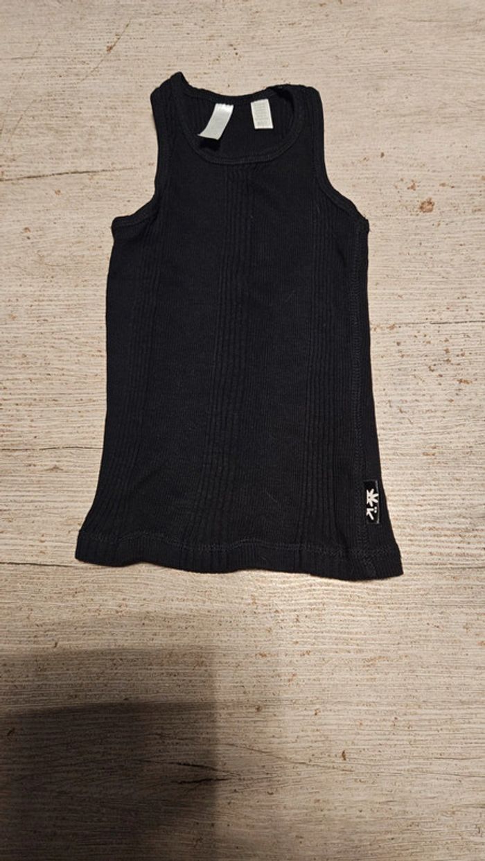 Débardeur fille noir, cotellé, Okaïdi, 6 ans, jamais mis - photo numéro 2