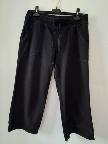 Pantalon noir corsaire en coton - taille M - TB état