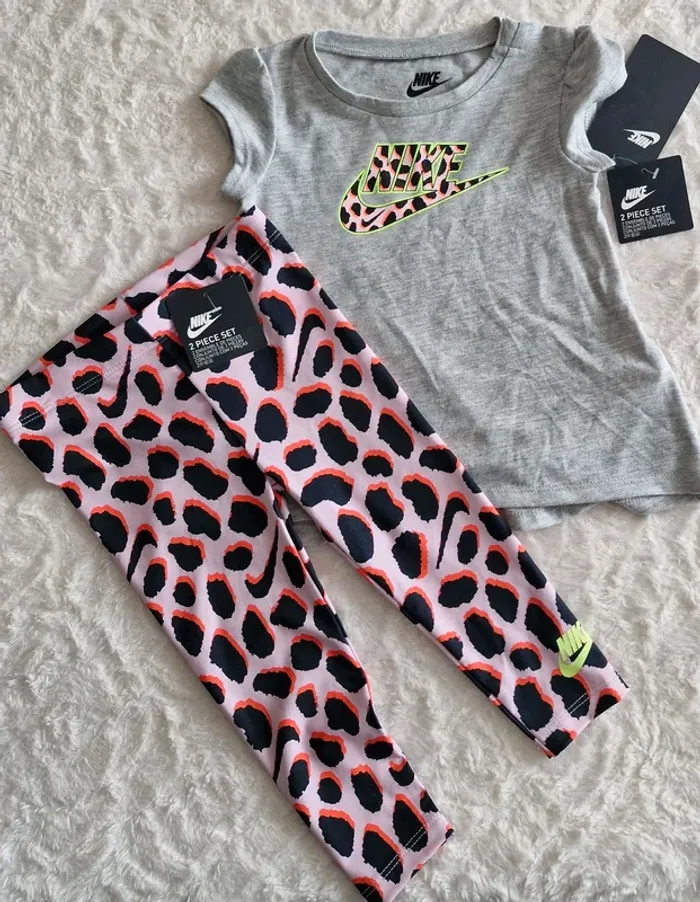Nike Authentique