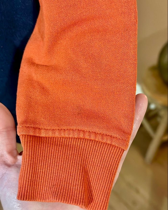 💜 Pull avec capuche orange & noir gemo 6 ans 💜 - photo numéro 3