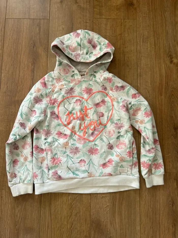Sweat à capuche taille 11/12 ans