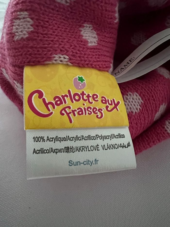 Bonnet charlotte aux fraises - photo numéro 2