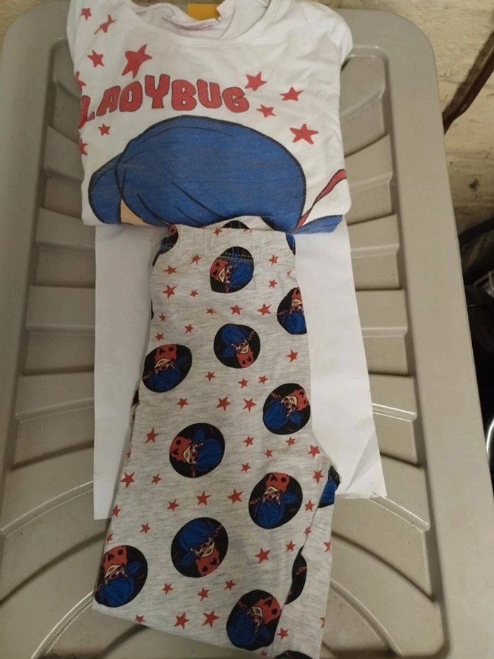 Pyjama miraculous 6ans - photo numéro 2