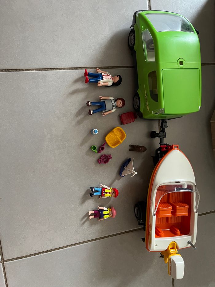 Playmobil voiture remorque porte bateau