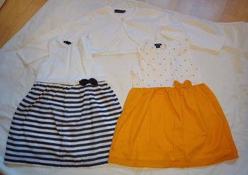 Lot de robes avec boléro taille 24 mois