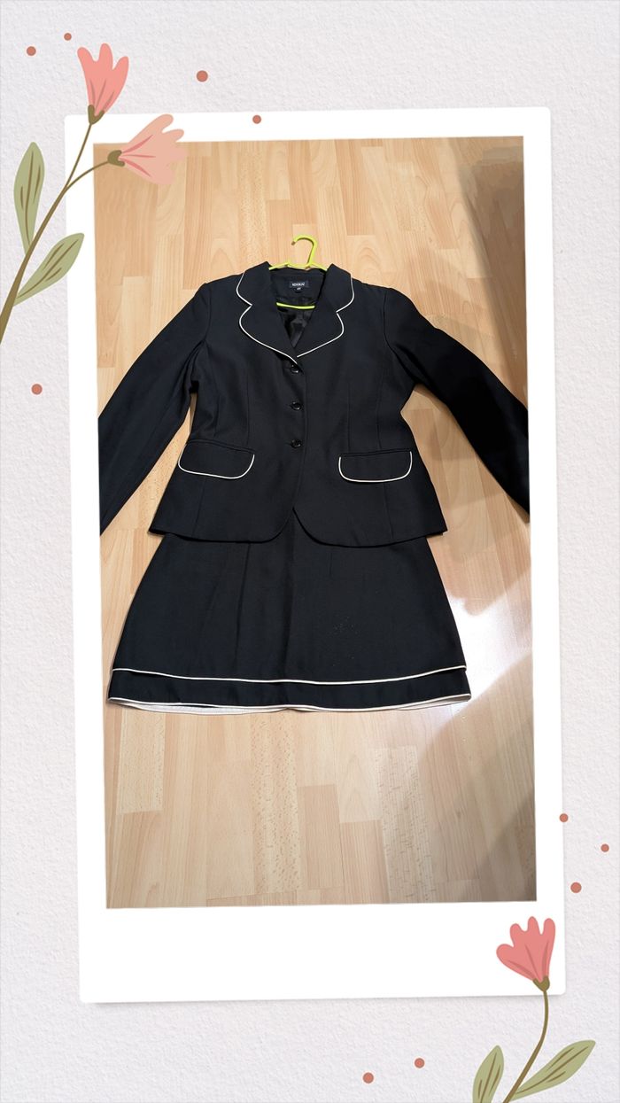 Joli tailleur jupe Kookaï