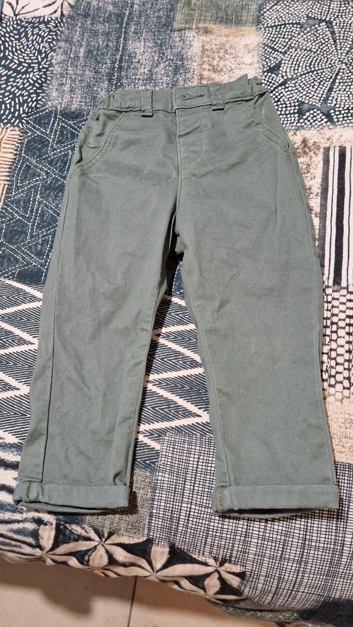 Lot de 4 pantalons garçon kiabi 18 mois
taille élastique réglable - photo numéro 8