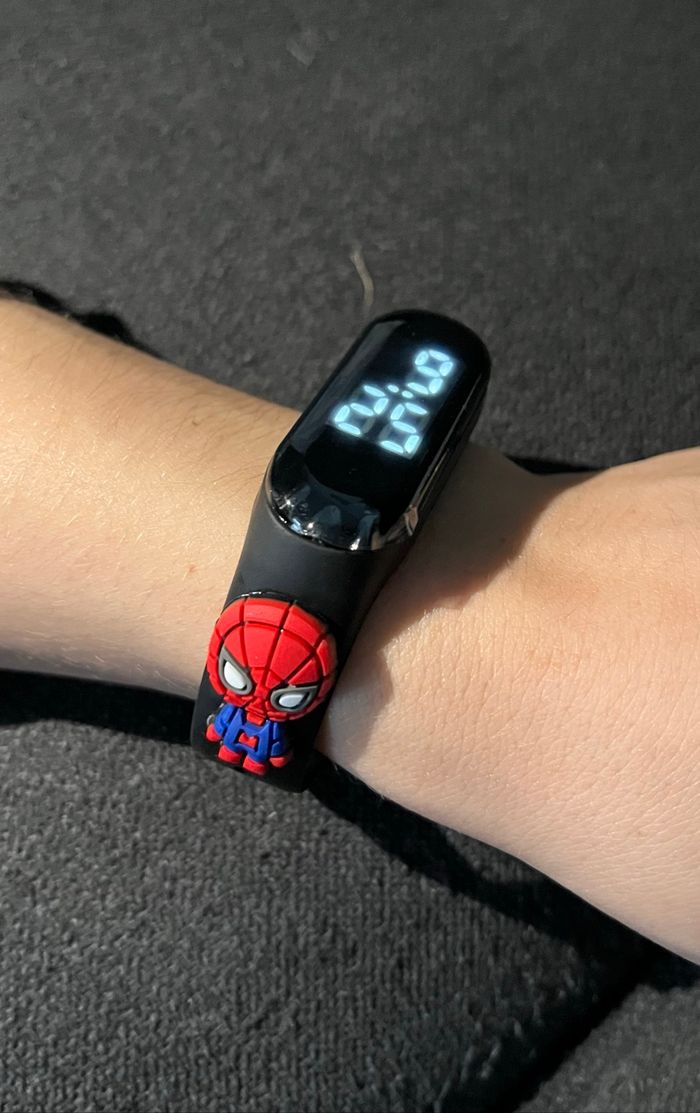 Montre Marvel - photo numéro 3