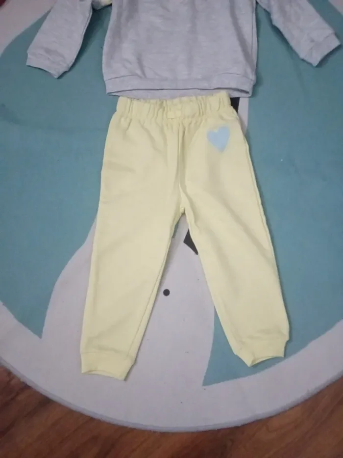 Jogging neuf 36 mois 98cm - photo numéro 3