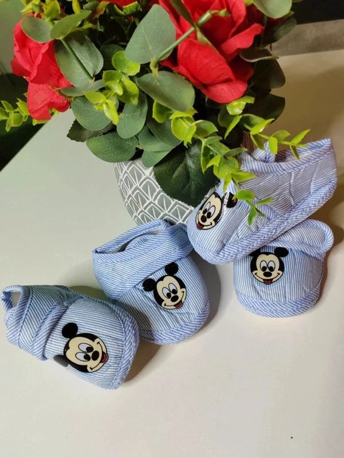 2 paires de Chaussons mickey 0/3 mois - Disney - photo numéro 3