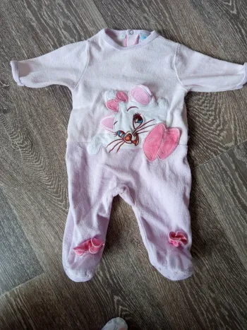 Pyjama rose violet marie Disney 1 mois