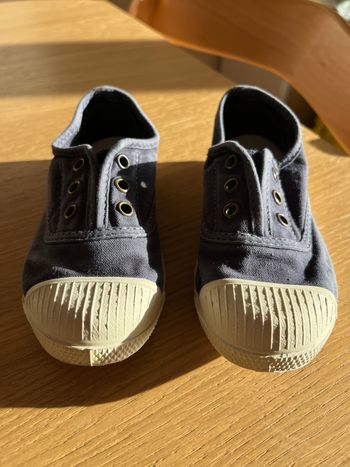 Baskets Natural World taille 25 très bon état