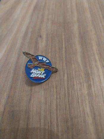 Pin's WWF / Mont Blanc vintage pins Collector pub France édition ancien