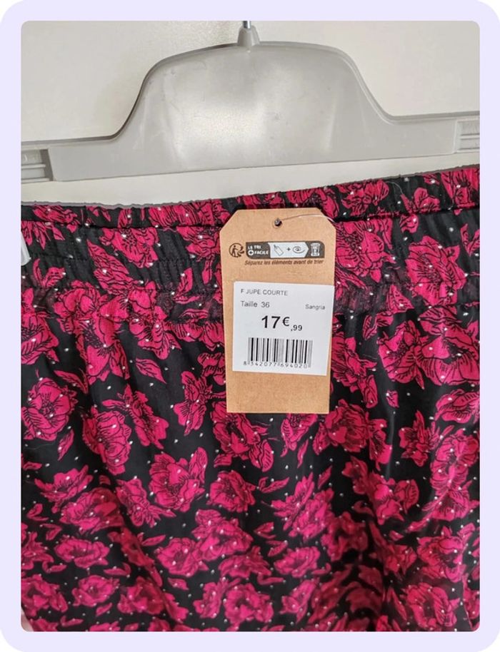Jupe femme neuve - photo numéro 2