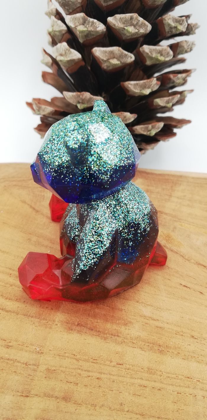 Ourson assis en résine - photo numéro 2