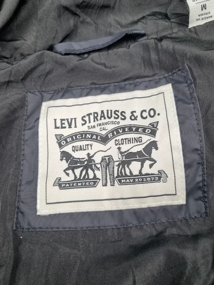 Doudoune à capuche Levi’s noire – Taille M Homme (mesures en photos) - photo numéro 5
