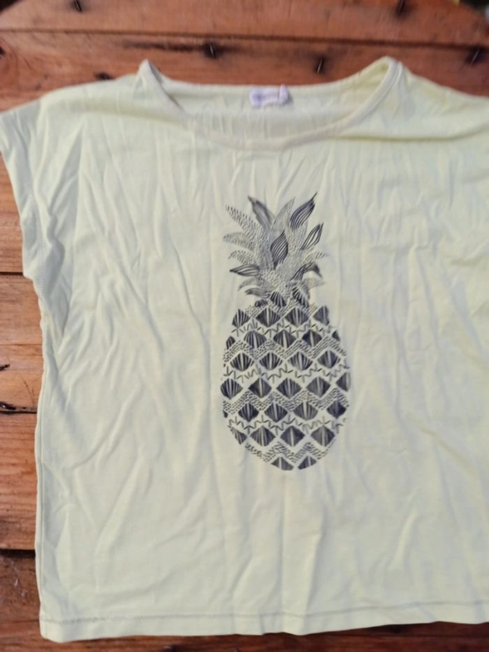 T-shirt jaune motif ananas taille 12 ans - photo numéro 3