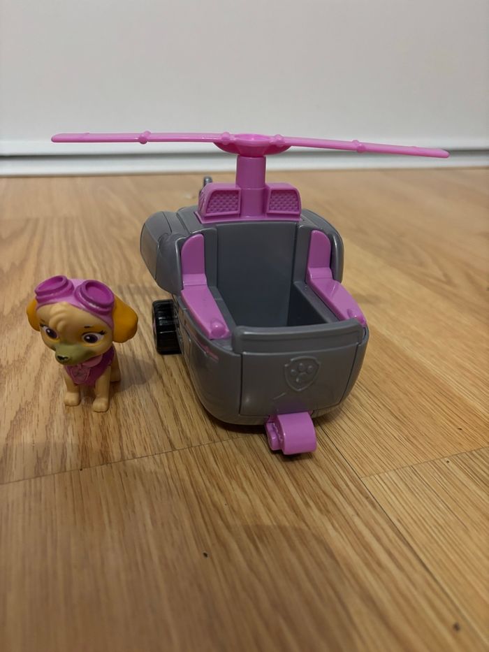 Pat patrouille Stella et son véhicule