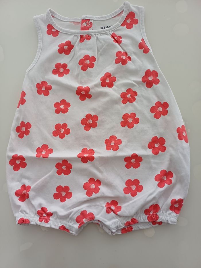 Combishort neuve taille 9 mois